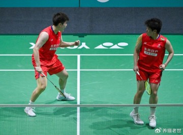 狗子28官网-时隔5天再胜韩国王牌！刘圣书/谭宁2-1晋级决赛，冠军战中日对决|白荷娜|李昭希|女双|圣坛组合|国羽_新浪体育_新浪新闻
