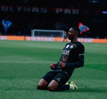 狗子28娱乐-恩佐传射无奈门将无间道，金球先生独闯龙潭，巴黎5-2复仇切尔西