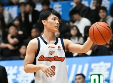 狗子28娱乐-广东复仇江苏！徐杰+胡明轩+三外齐爆，张皓嘉末节崛起，小崔打铁|崔永元|球员|比赛|爆炸|数据_新浪体育_新浪新闻