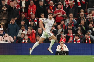 狗子28娱乐-英足总官方：对阵伯恩茅斯被罚下，马奎尔辱骂第四官员遭指控